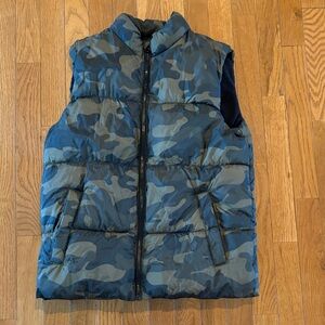 Old Navy Camo Puffer Vest - fleece line, full zip with pockets size XL (14-16)